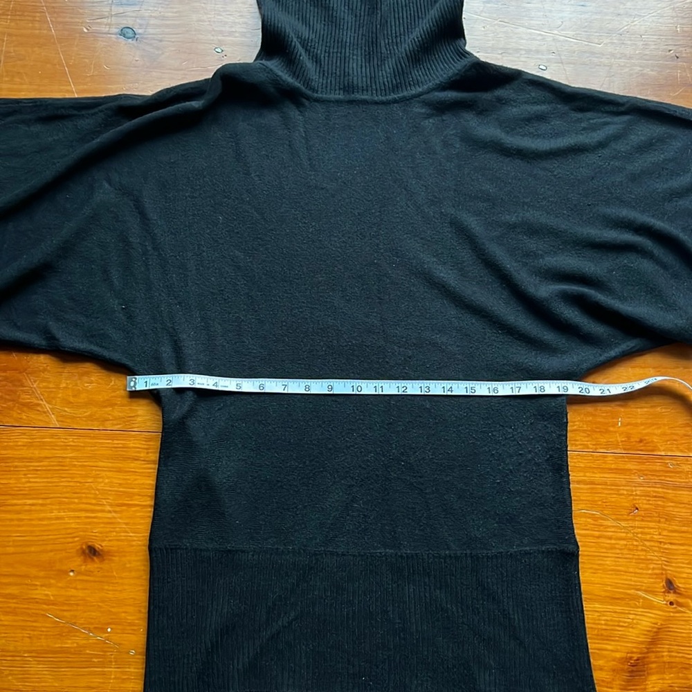 BCBGMaxAzria sweater - Picture 3 of 10
